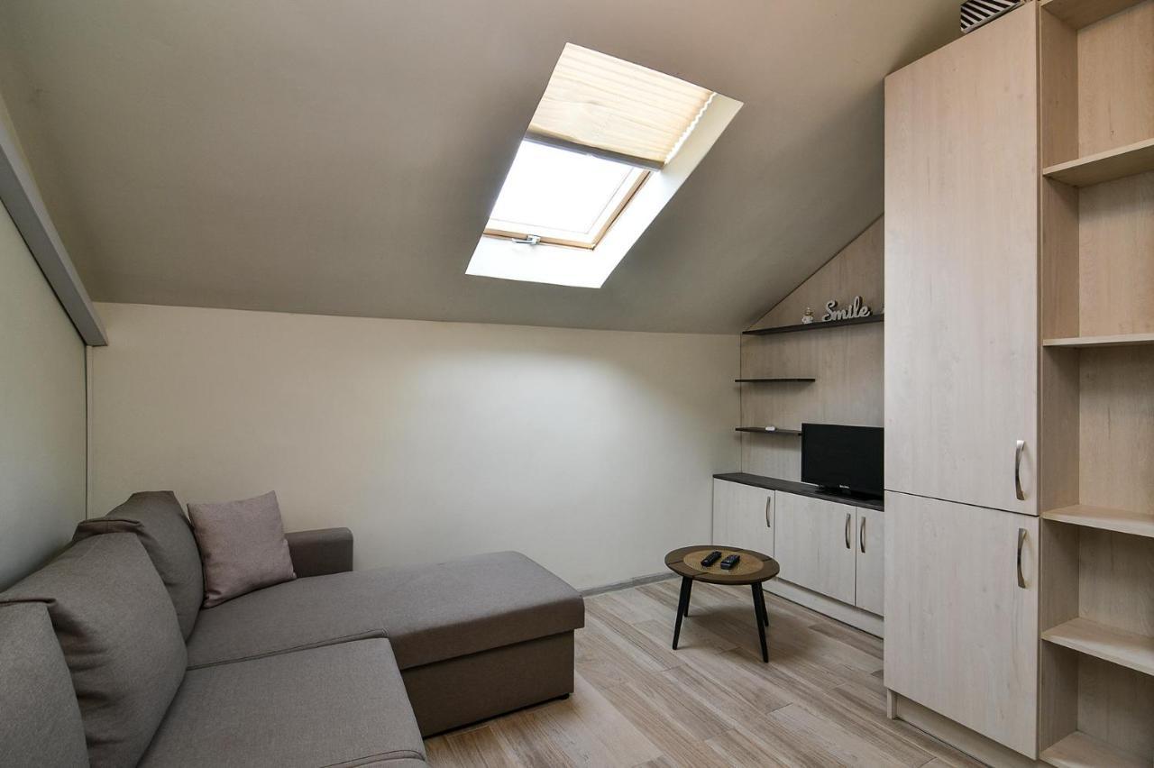 Small Studio On Budget In The Heart Of City Varna Bagian luar foto