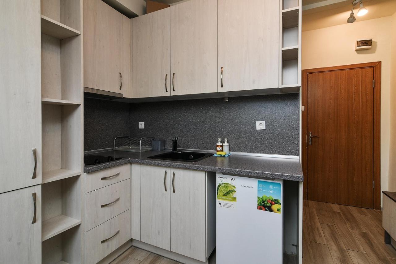 Small Studio On Budget In The Heart Of City Varna Bagian luar foto